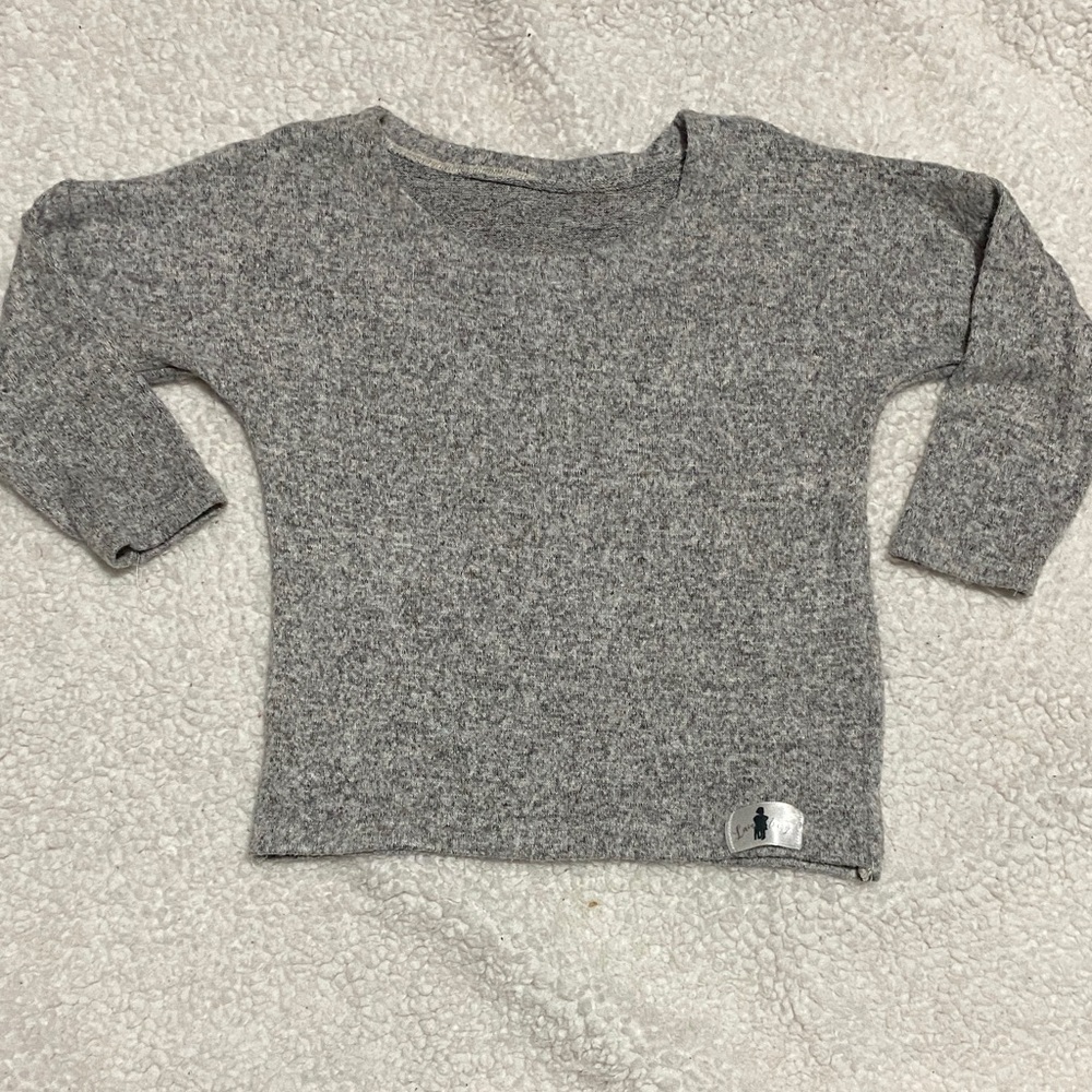 Lanie and Avery girls size 3T -4T boutique soft grey sweater